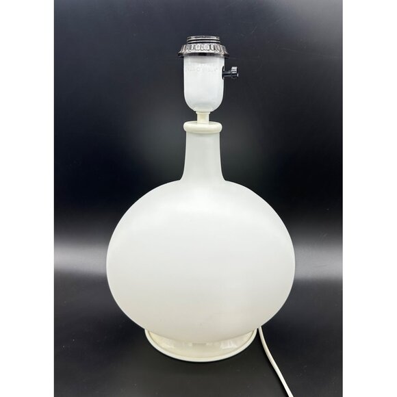 Thomas O'Brien Vintage Modern Table Lamp 14" Round White Glass Ball Visual 2005 - Picture 1 of 9
